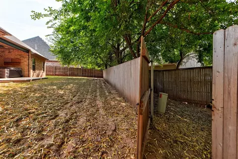 Exterior - 150 Evermay Dr, Edmond, OK 73013 photo 7 of 8