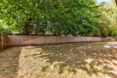 Exterior - 150 Evermay Dr, Edmond, OK 73013 photo 5 of 8