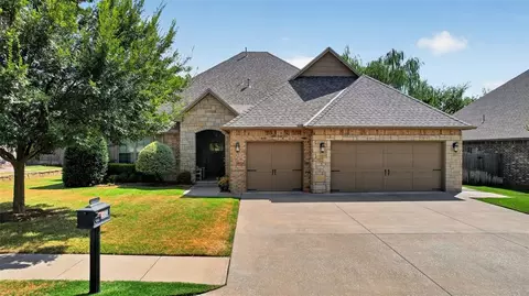 Exterior - 150 Evermay Dr, Edmond, OK 73013 photo 2 of 8