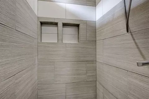 Bath - 150 Evermay Dr, Edmond, OK 73013 photo 5 of 7