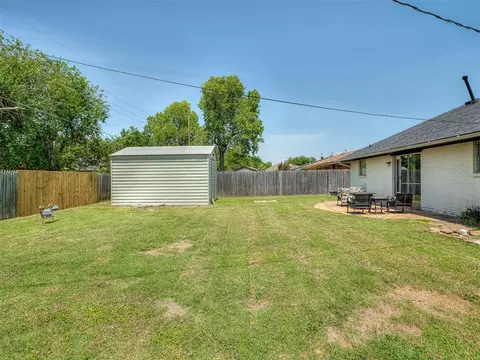 Exterior - 1317 Regency Blvd, Moore, OK 73160 photo 5 of 5