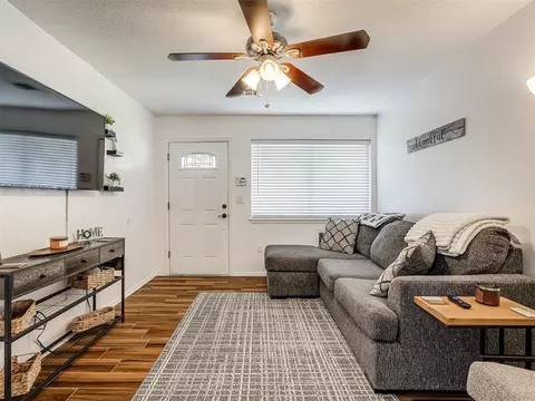 Living - 1317 Regency Blvd, Moore, OK 73160 photo 2 of 3