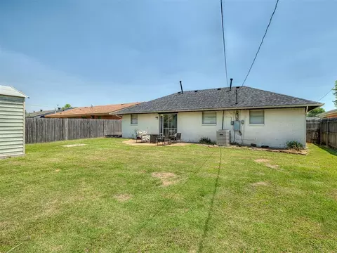 Exterior - 1317 Regency Blvd, Moore, OK 73160 photo 4 of 5