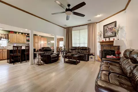16008 Vicki Dr, Oklahoma City, OK 73170