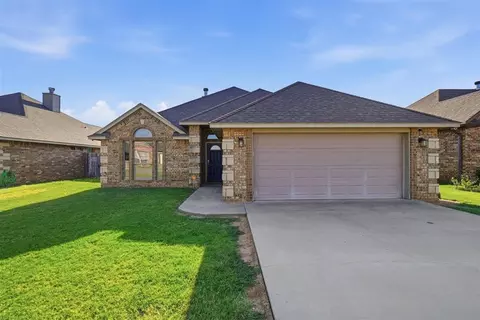 Exterior - 407 NW Granite Ave, Cache, OK 73527 photo 4 of 9