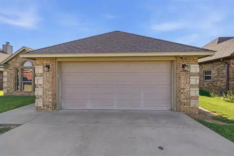 Exterior - 407 NW Granite Ave, Cache, OK 73527 photo 5 of 9