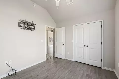 Bedroom - 407 NW Granite Ave, Cache, OK 73527 photo 3 of 5