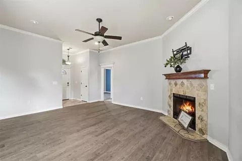 Living - 407 NW Granite Ave, Cache, OK 73527 photo 2 of 4