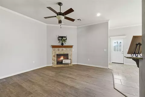 Living - 407 NW Granite Ave, Cache, OK 73527 photo 4 of 4