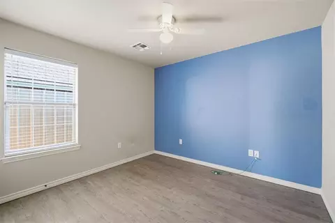Bedroom - 407 NW Granite Ave, Cache, OK 73527 photo 4 of 5