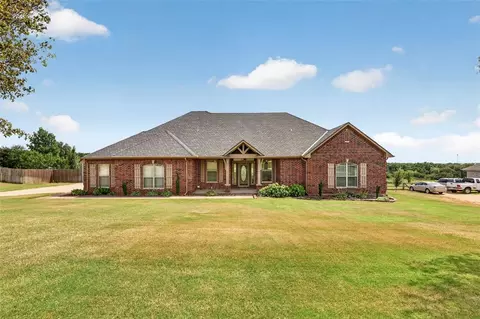 1765 Twin Spires Trl, Guthrie, OK 73044