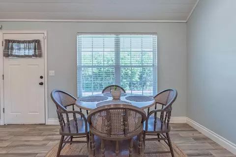 Dining - 1327 E Wayne St, Shawnee, OK 74801 photo 1 of 1