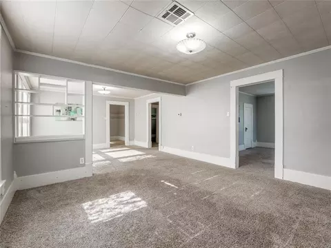 Living - 717 E Logan Ave, Guthrie, OK 73044 photo 5 of 8