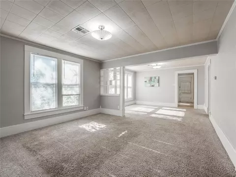 Living - 717 E Logan Ave, Guthrie, OK 73044 photo 4 of 8