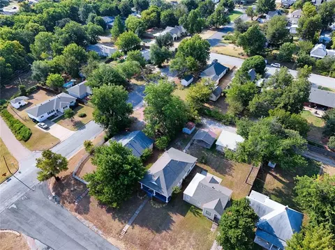 View/Area - 717 E Logan Ave, Guthrie, OK 73044 photo 2 of 8