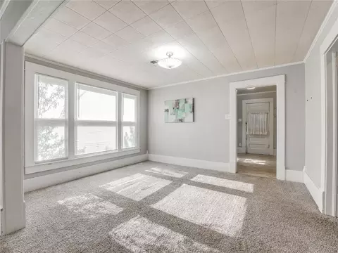 Living - 717 E Logan Ave, Guthrie, OK 73044 photo 6 of 8