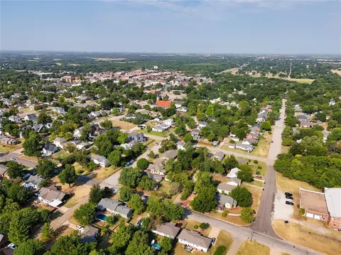 View/Area - 717 E Logan Ave, Guthrie, OK 73044 photo 7 of 8