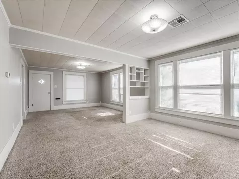 Living - 717 E Logan Ave, Guthrie, OK 73044 photo 7 of 8