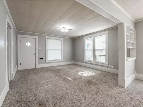 Living - 717 E Logan Ave, Guthrie, OK 73044 photo 3 of 8