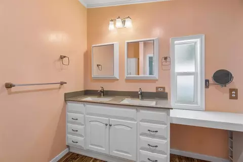 Bath - 13393 Forest Fox Rd, Edmond, OK 73034 photo 2 of 2