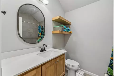 Bath - 512 Cantebury Dr, Tuttle, OK 73089 photo 3 of 4