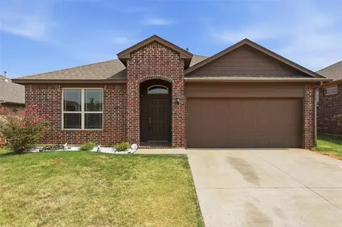 9520 Timberland Ln, Yukon, OK 73099