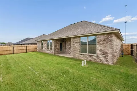 Exterior - 209 NW Pine Ave, Cache, OK 73527 photo 6 of 9