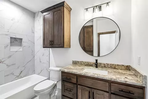 Bath - 209 NW Pine Ave, Cache, OK 73527 photo 1 of 5