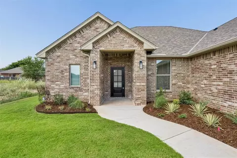 Exterior - 209 NW Pine Ave, Cache, OK 73527 photo 4 of 9