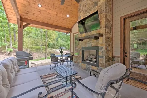 Exterior - 367 Split Creek Ln, Broken Bow, OK 74728 photo 3 of 4