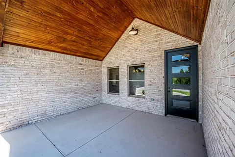 Exterior - 1109 Bridgeview Ln, Tuttle, OK 73089 photo 4 of 6