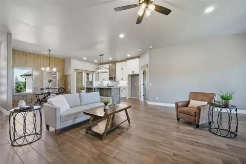 Living - 1109 Bridgeview Ln, Tuttle, OK 73089 photo 2 of 4