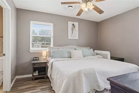 Bedroom - 319 Cameron Dr, Altus, OK 73521 photo 3 of 4