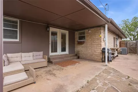 Other - 319 Cameron Dr, Altus, OK 73521 photo 4 of 5