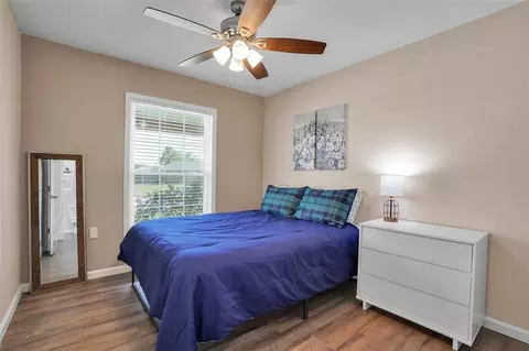Bedroom - 1701 Monroe St, Altus, OK 73521 photo 5 of 6
