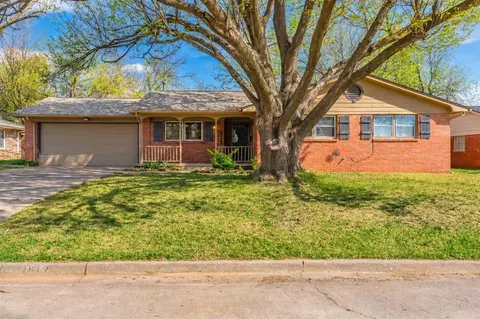 2617 Chaucer Dr, Oklahoma City, OK 73120