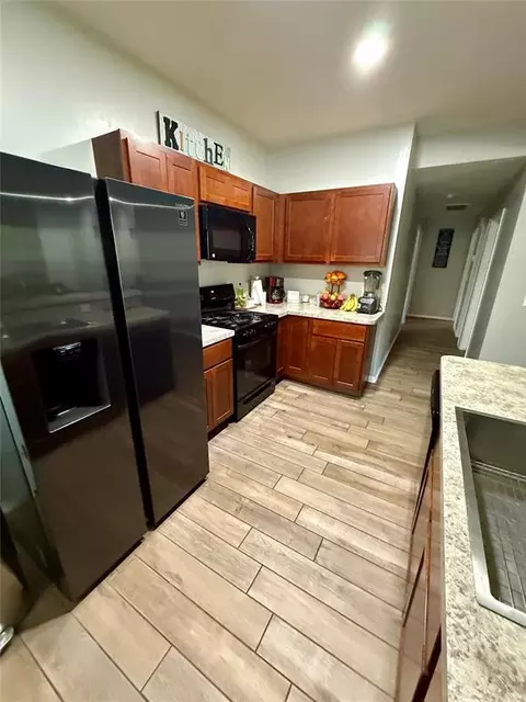 Kitchen - 906 River Run Dr, Noble, OK 73068 photo 4 of 4