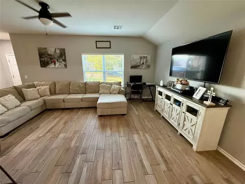 Living - 906 River Run Dr, Noble, OK 73068 photo 3 of 3