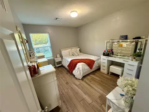 Bedroom - 906 River Run Dr, Noble, OK 73068 photo 6 of 7