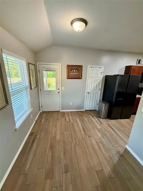 Entry Way - 906 River Run Dr, Noble, OK 73068 photo 3 of 4