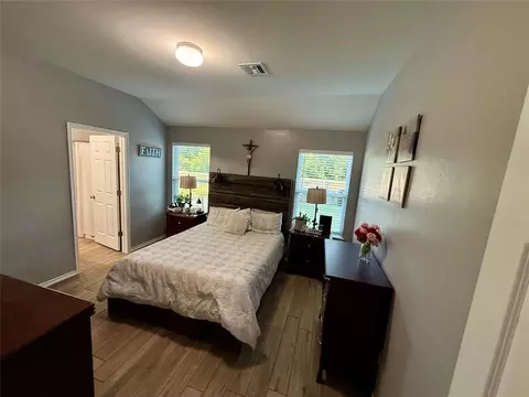 Bedroom - 906 River Run Dr, Noble, OK 73068 photo 1 of 7