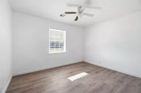 Bedroom - 1072 Elk St, Altus, OK 73521 photo 4 of 5