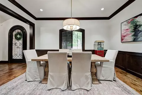 Dining - 6716 Oak View Rd, Edmond, OK 73025 photo 2 of 3
