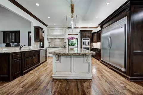 Kitchen - 6716 Oak View Rd, Edmond, OK 73025 photo 3 of 6