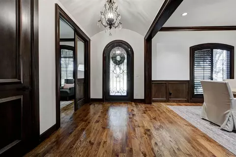 Entry Way - 6716 Oak View Rd, Edmond, OK 73025 photo 1 of 5