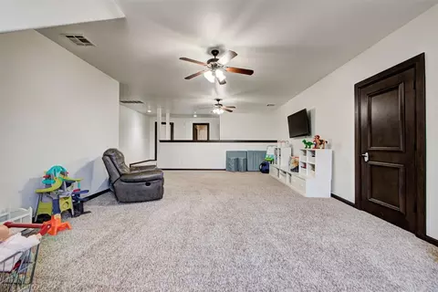 Entry Way - 6716 Oak View Rd, Edmond, OK 73025 photo 5 of 5