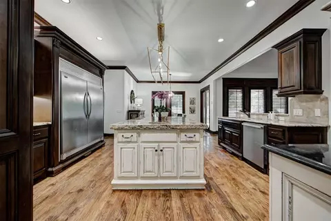 Kitchen - 6716 Oak View Rd, Edmond, OK 73025 photo 6 of 6