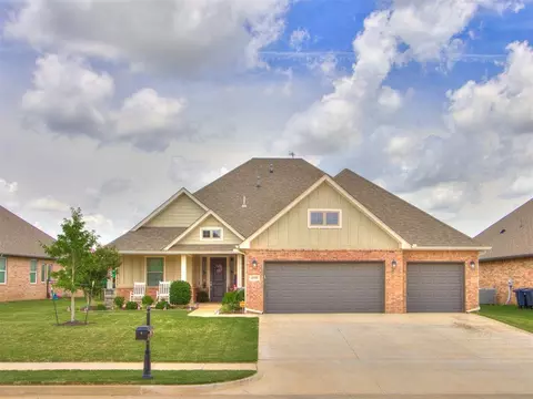 4930 Deerfield Ave, Enid, OK 73703