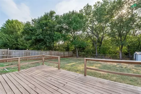 Exterior - 1017 Pinebrook Dr, Guthrie, OK 73044 photo 6 of 6