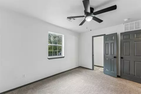 Bedroom - 1017 Pinebrook Dr, Guthrie, OK 73044 photo 4 of 6